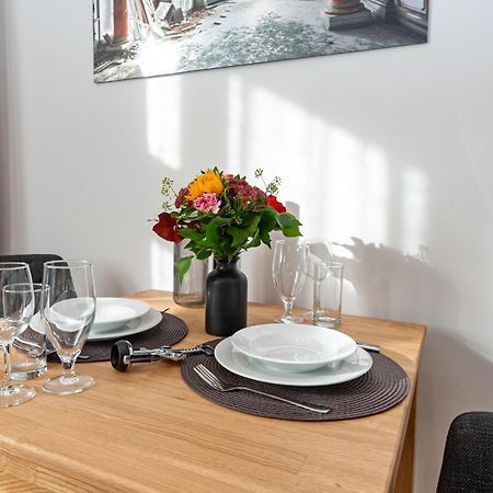 Sweethome - Zentral - Kueche & Parkplatz, Wifi Halle  外观 照片