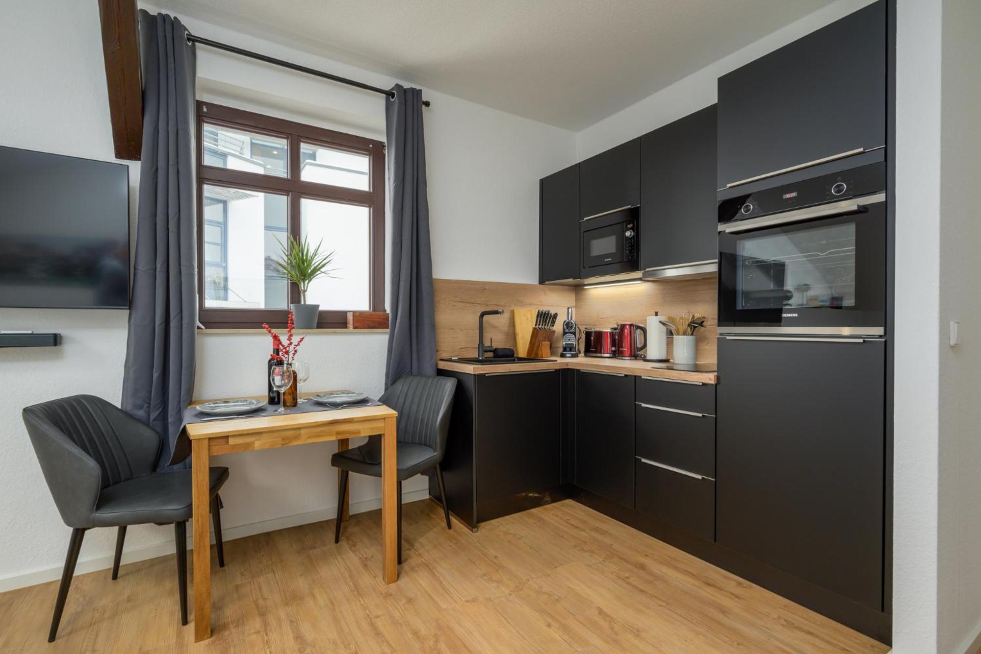 Sweethome - Zentral - Kueche & Parkplatz, Wifi Halle  外观 照片