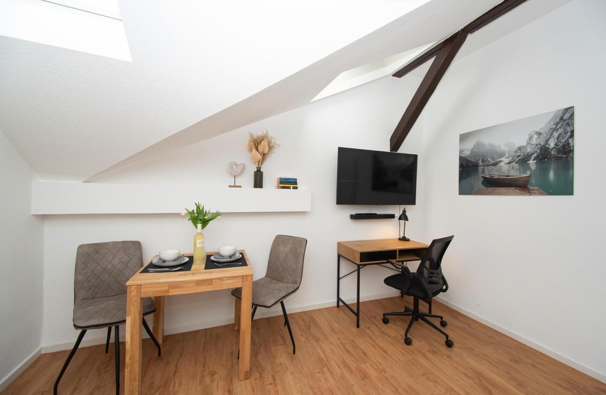 Sweethome - Zentral - Kueche & Parkplatz, Wifi Halle  外观 照片